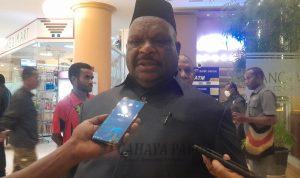 Ketua DPR Papua Barat Orgenes Wonggor Ketua DPR Papua Barat Orgenes Wonggor