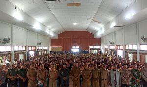 Bupati Manokwari Hermus Indou pose bersama ketua dan anggota Bamuskan Bupati Manokwari Hermus Indou pose bersama ketua dan anggota Bamuskam