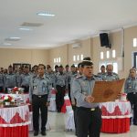 Ikrar netralitas ASN jajaran Kanwil Kemenkumham Papua Barat ol;eh Kakanwil Taufiqurrakhman