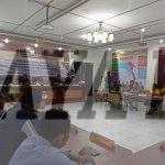 Suasana rapat di Kantor KPU Kabupaten Manokwari dengan agenda penyerahan berita acara hasil akhir verifikasi berkas pencalonan