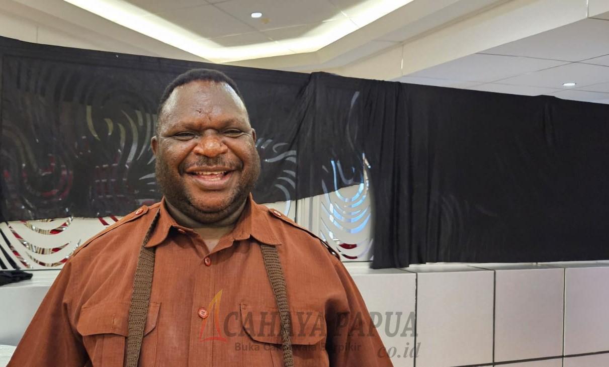 Ketua DPRPB Orgenes Wonggor Ketua DPRPB Orgenes Wonggor