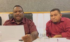 Ketua DPRPB Orgenes Wonggor bersama Wakil Ketua DPRPB Saleh Siknun