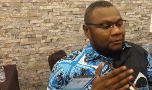 Ketua Komisi I DPR Papua Barat George Dedaida. Komisi I mendorong independensi dan objektifitas Kelembagaan Komisi Informasi (KI)