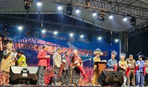 Pembukaan Festival Seni Budaya Tahun 2023 Provinsi Papua Barat Pembukaan Festival Seni Budaya Tahun 2023 Provinsi Papua Barat