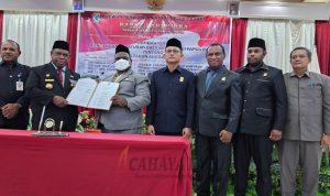 Penandatanganan berita acara persetujuan Raperda RAPBD menjadi Perda APBD 2024 Provinsi Papua Barat
