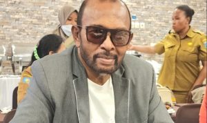 Wakil Ketua Fraksi Otsus DPR Papua Barat Dominggus Adrian Urbon