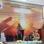 Bupati Hermus, menyampaikan arahan pada saat Peresmian GPdI Jemaat Eklesia Amban, Manokwari, Selasa (18/6/2024) (Foto : Putri/cp)